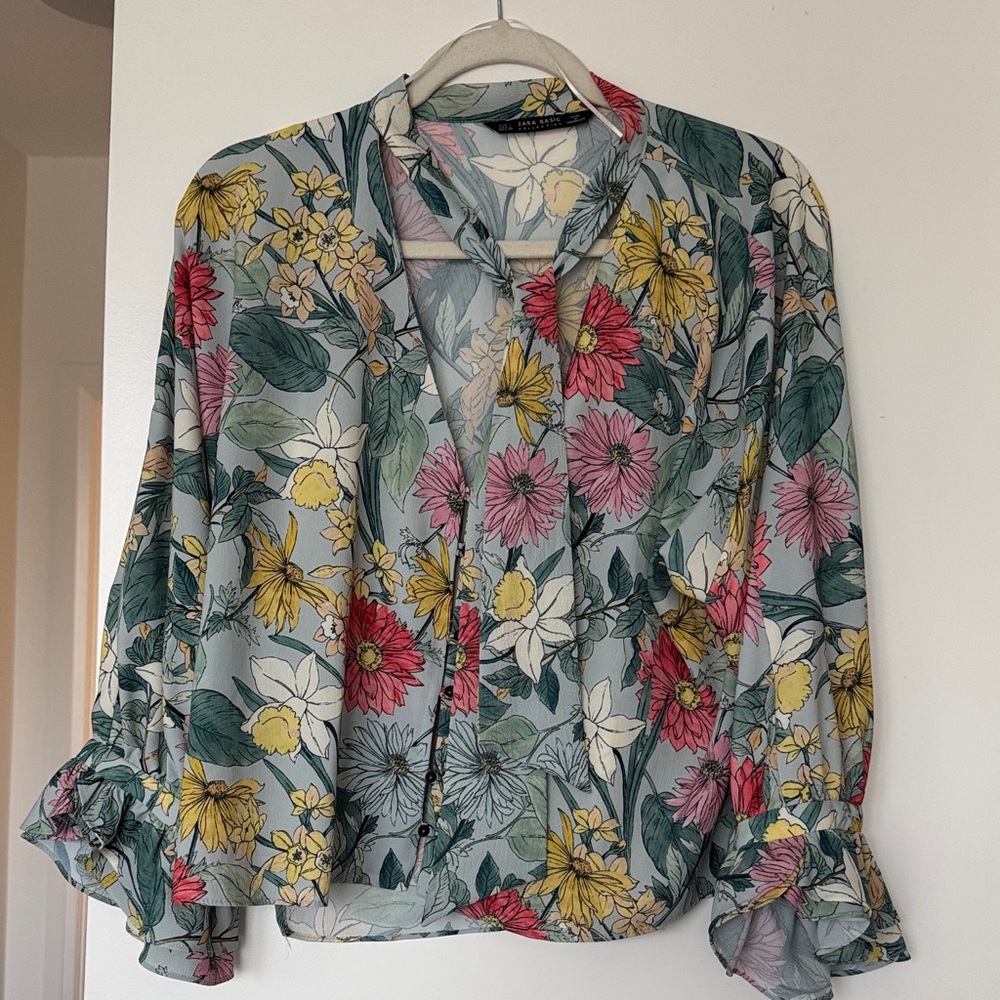 Zara green and flower Ruffled Tie Front Blouse size L